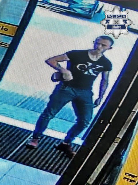 Kradzież w Biedronce. Uchwycił ich monitoring.