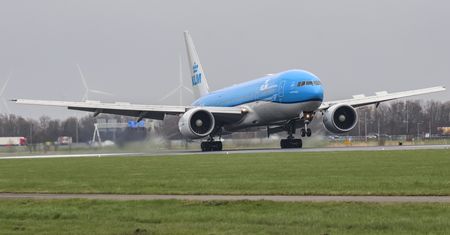 Pożar powerbanku na locie KLM do Curaçao. Boeing 777 zawrócił