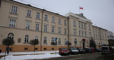 Ewakuacja Lubelskiego Urzędu Wojewódzkiego w Lublinie. Była informacja o bombie