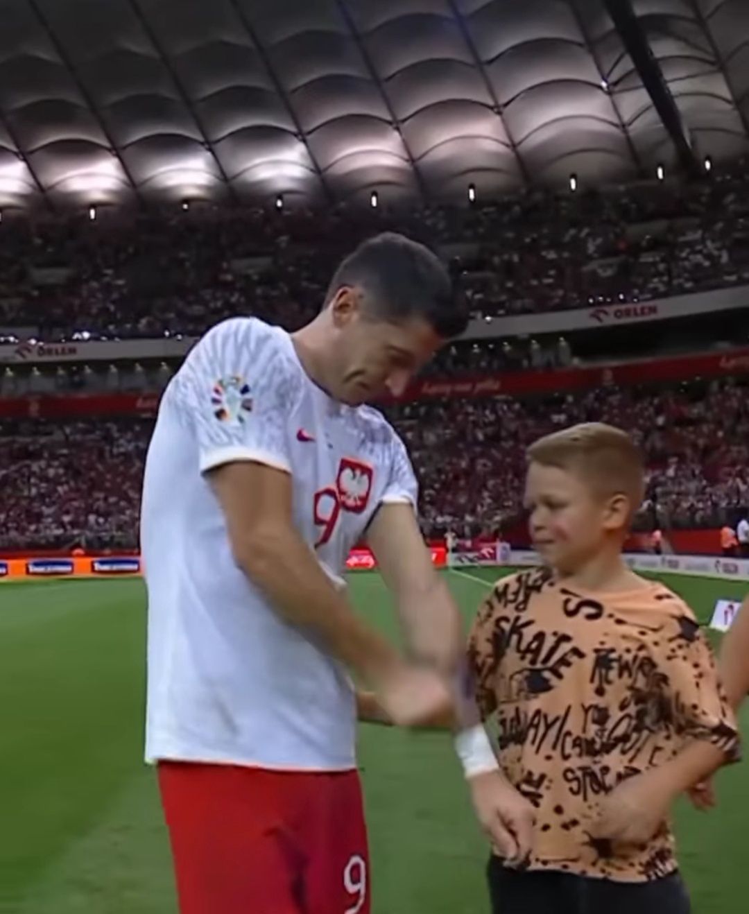 Robert Lewandowski z kibicem