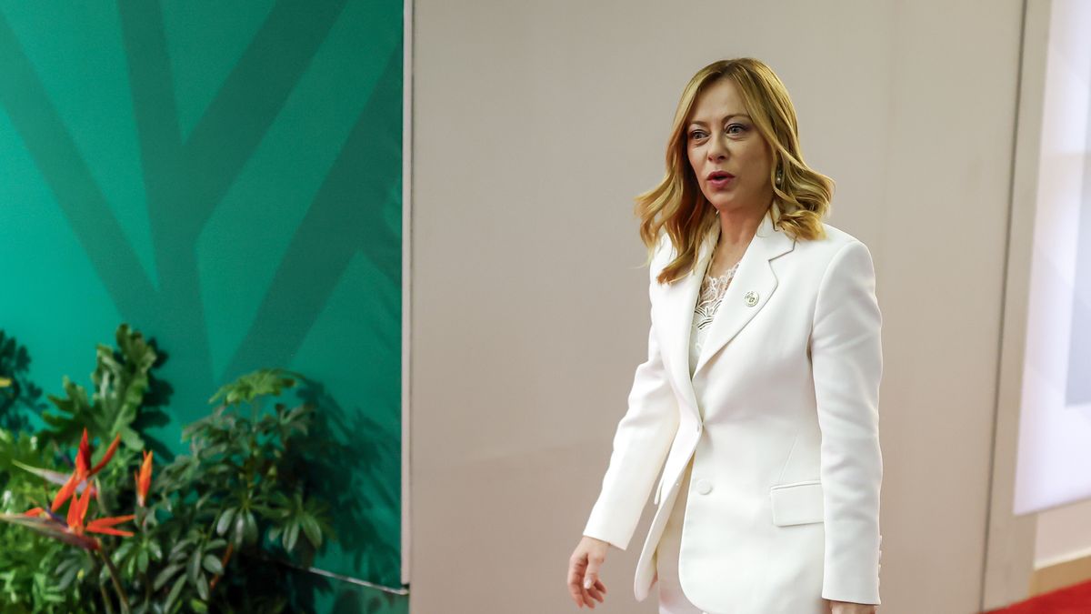 Italy?s Prime Minister Giorgia Meloni arrives for the second day of the Group of Twenty (G20) Leaders' Summit at the Nasrec Expo Centre in Johannesburg, South Africa, 23 November 2025. World leaders are gathering in South Africa, the host of this year's G20 Leaders' Summit on 22 and 23 November 2025, to discuss the global economy, development and financing. EPA/MARCO LONGARI / POOL Dostawca: PAP/EPA.