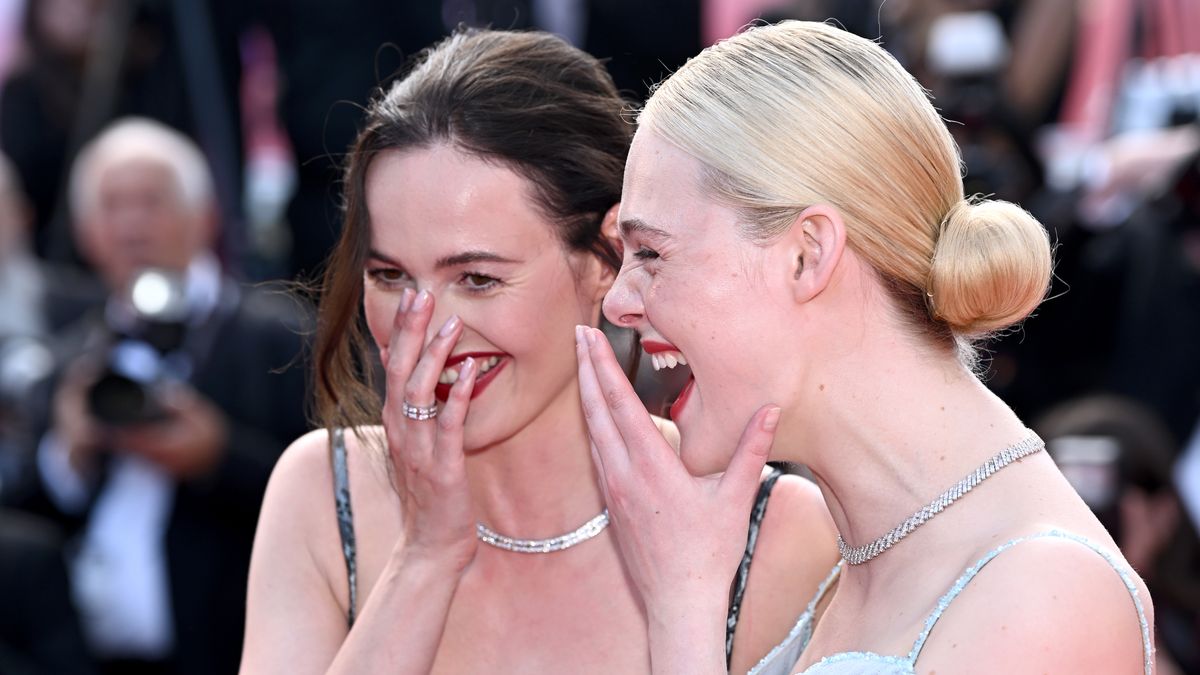 Renate Reinsve i Elle Fanning