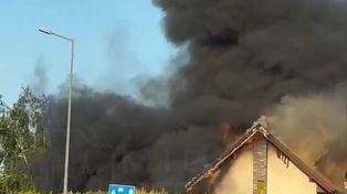 Pożar w Jabłonnie. Ogień szybko się rozprzestrzenił