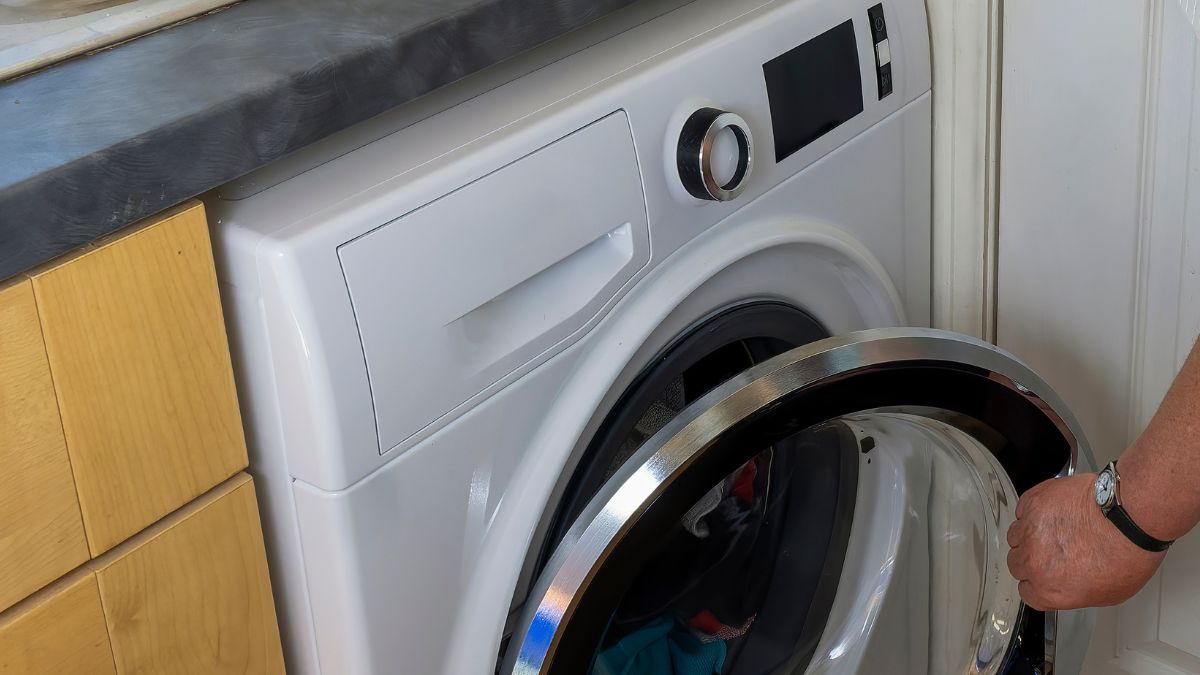 Tak uchronisz pralkę przed wilgocią