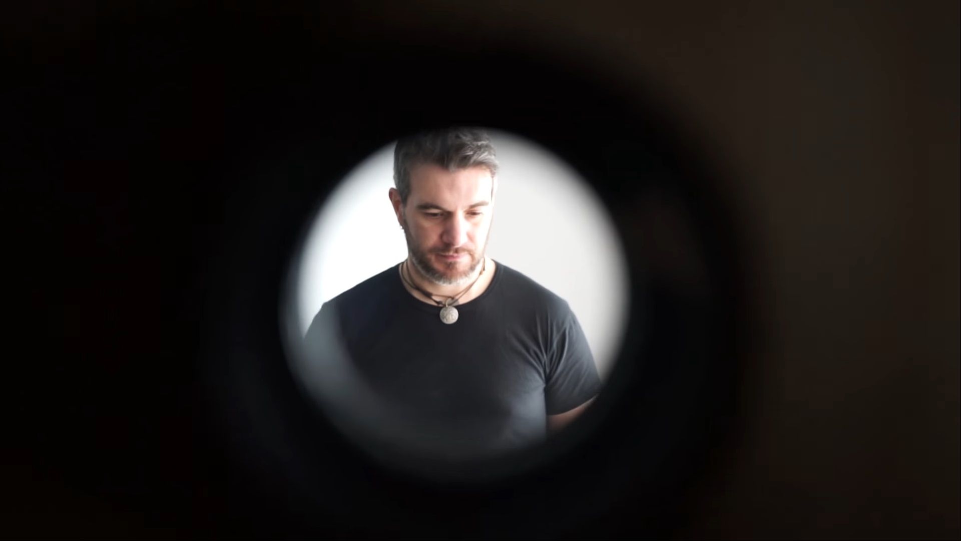 Wielka camera obscura pomogła fotografowi stworzyć niesamowite portrety 3