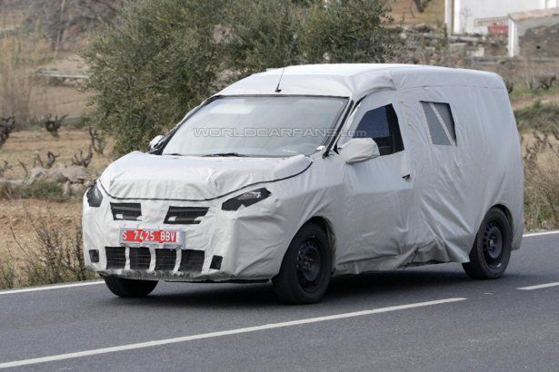 Dacia Lodgy MPV przyłapana w wersji komercyjnej