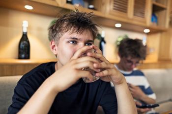 Co najchętniej piją nastolatkowie? Jest zaskoczenie