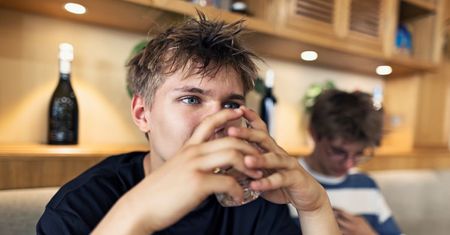 Co najchętniej piją nastolatkowie? Jest zaskoczenie