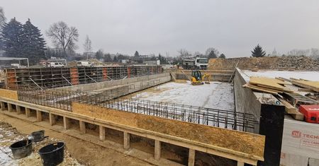 Czeladź. Chociaż zima, paca wre. Coraz bliżej otwarcia basenu