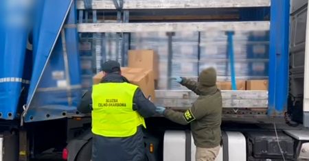 Zamiast suszonych warzyw... 39 kg marihuany! Ukryli to w...