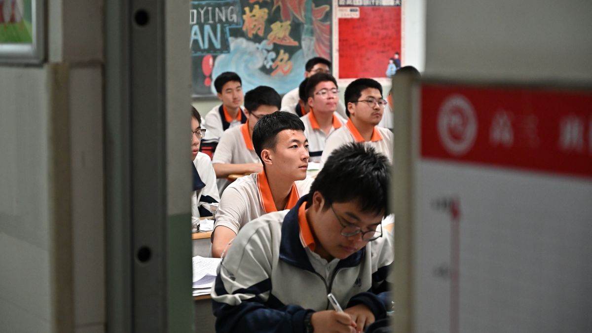 TAIYUAN, CHINA - MAY 22: Senior three students listen to the teacher in class as gaokao, the national college entrance exam, comes near on May 22, 2025 in Taiyuan, Shanxi Province of China. (Photo by Wei Liang/China News Service/VCG via Getty Images)
