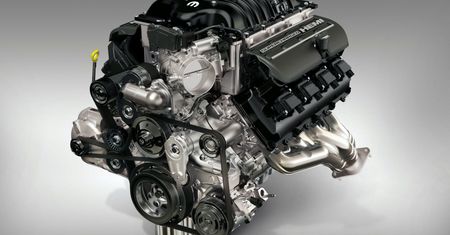 Już można kupić 800-konne V8 z SRT Demona. Ford odpowiada jednostką z GT500
