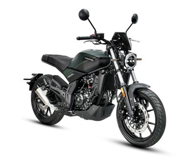 Debiutuje Barton Stratos - modny neoklasyk na kategorię B