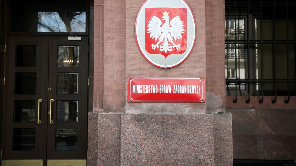 Wizyta ministra spraw zagranicznych Hiszpanii
Fot. Wojciech Olkusnik/East News, Warszawa, 17.03.2022.  Oswiadczenie dla prasy ministra spraw zagranicznych RP Zbigniewa Raua oraz ministra spraw zagranicznych Hiszpanii Jose Manuela Albaresa Bueno, po rozmowach ministrow ws. sytuacji na Ukrainie.
Wojciech Olkusnik