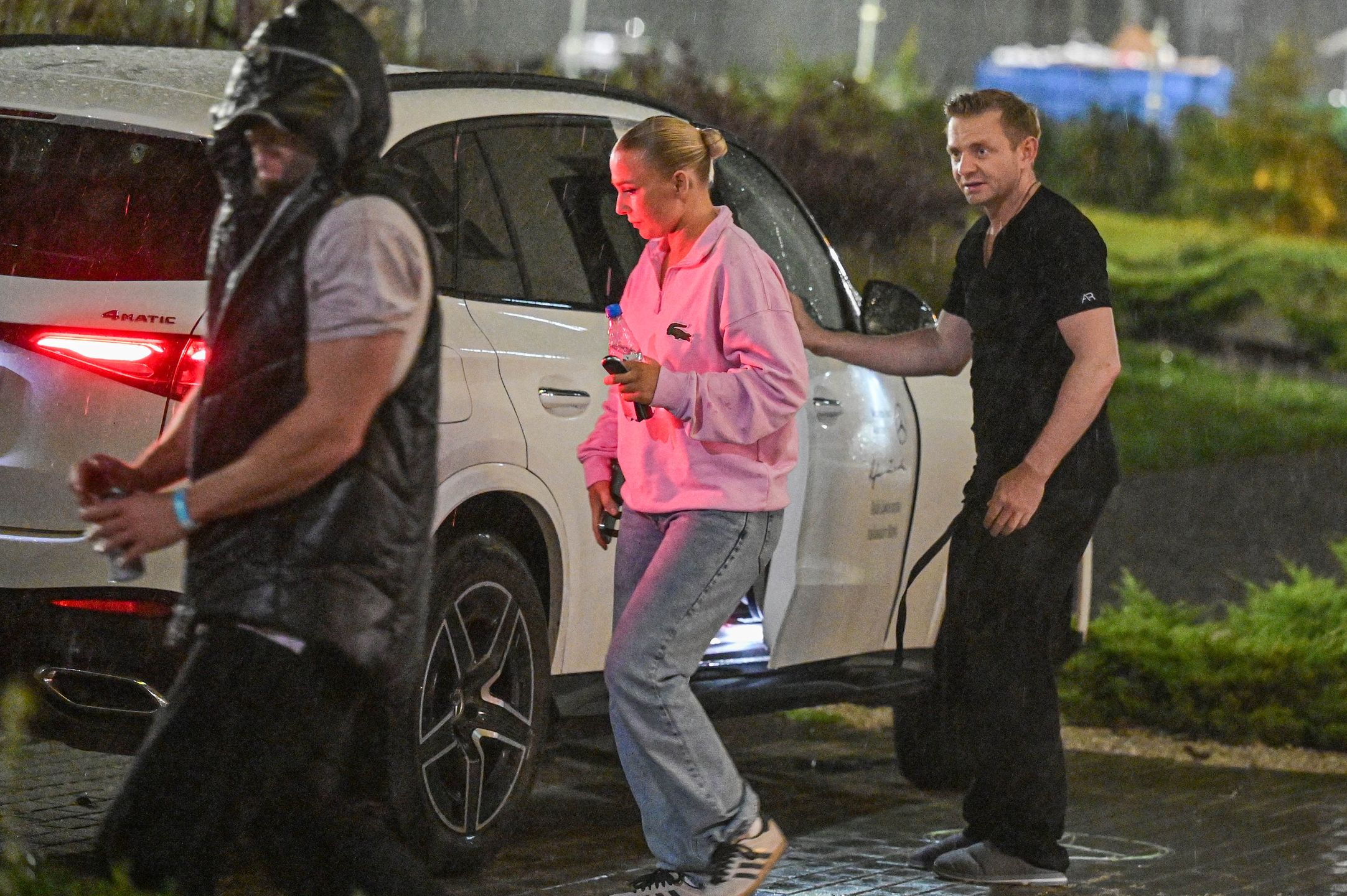 Gwiazdy pospiesznie opuszczają studio "TzG"