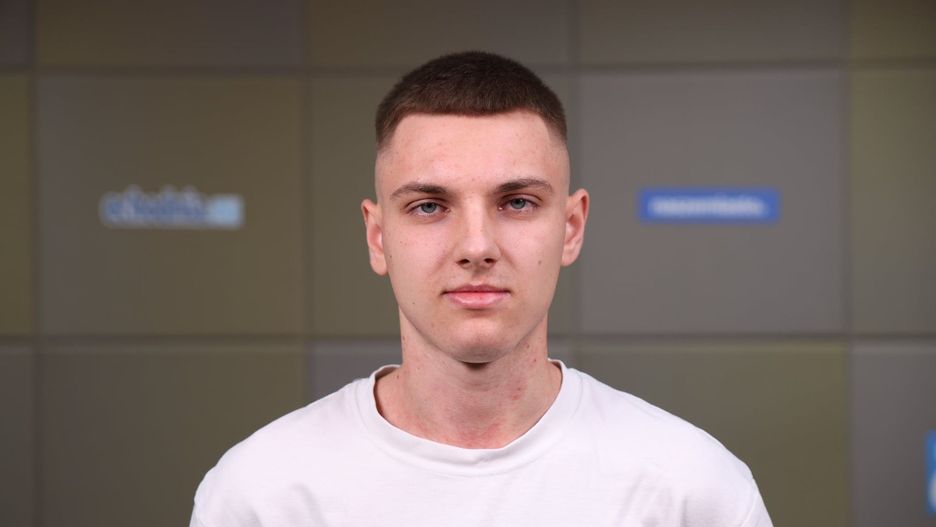 Filip Kręć z LZS Samborzec w studiu Echa Dnia. Był gościem ostatniego magazynu GOL poświęconego Keeza Klasie Okręgowej