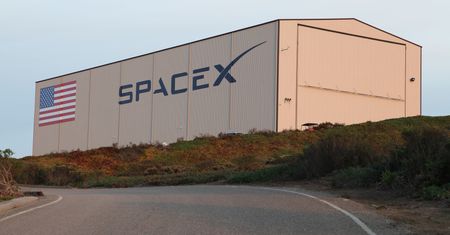 Pokonał zabezpieczenia Elona Muska. Youtuber wdarł się na teren SpaceX