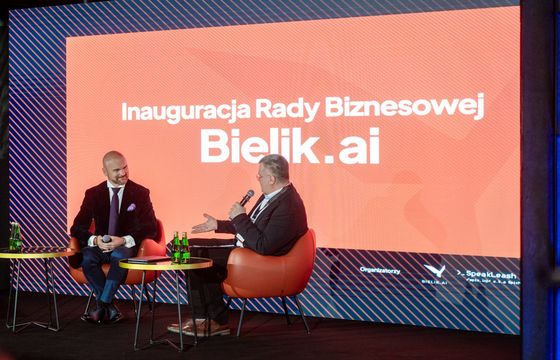 InPost mecenasem polskiej sztucznej inteligencji Bielik AI. Brzoska na czele Rady Biznesowej