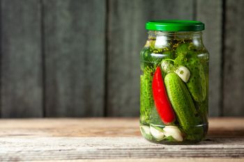 Ogórki po kaszubsku. Przepis na pyszny dodatek do obiadu
