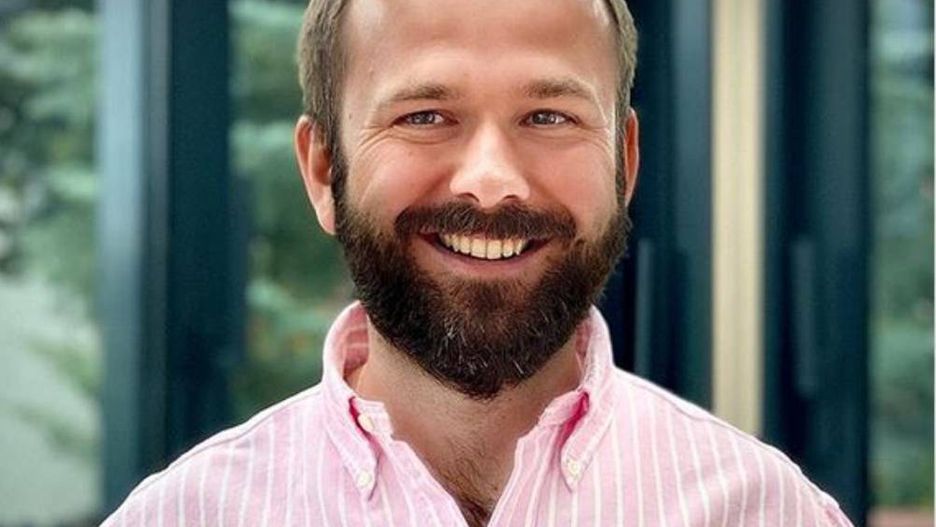 Już tak nie wygląda. Sławomir zgolił brodę