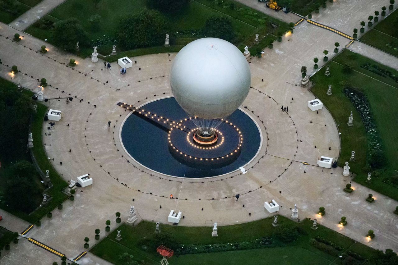 The Olympic torch in the Tuileries Gardens in Paris. A bird's-eye view.