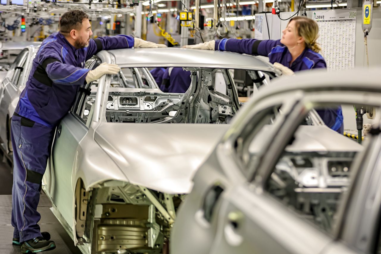 Co czwarty zatrudniony u niemieckich dostawców motoryzacyjnych może stracić pracę jeszcze w tej dekadzie