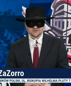 Matecki w kapeluszu i masce. "Ja jestem Zorro"