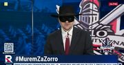 Matecki w kapeluszu i masce. "Ja jestem Zorro"