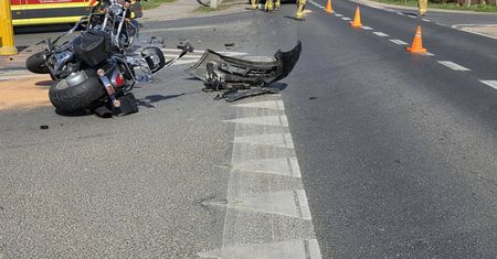 Potrącenie motocyklisty w Drobinie. Sprawcy uciekli z miejsca zdarzenia i porzucili pojazd!