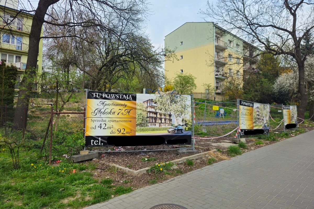 Działka po pustostanach przy ul. Głębokiej 7a