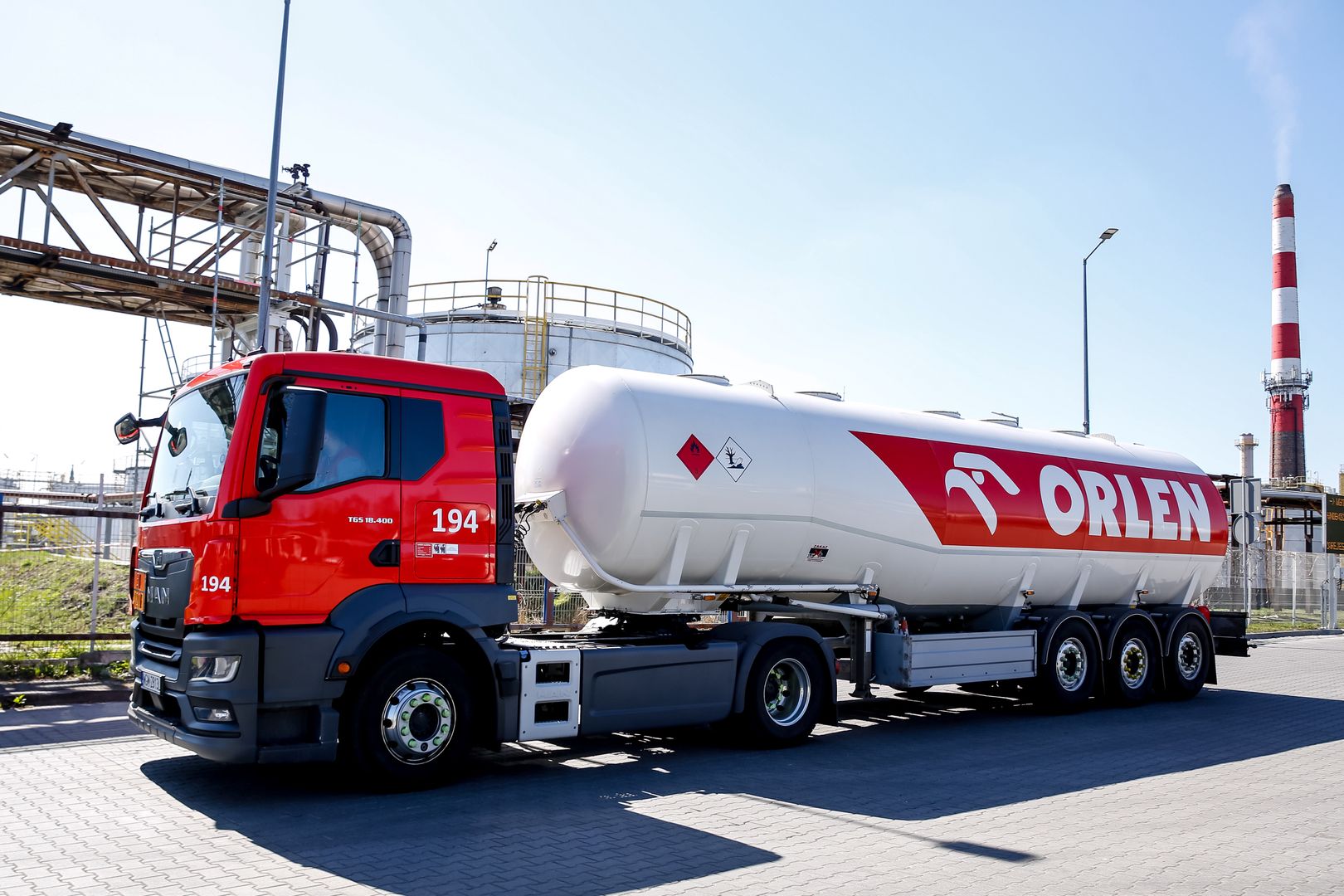 TRZEBINIA, MALOPOLSKIE, POLAND - 2025/04/09: Orlen refinery truck is seen as servicemen perform a JOINT PATROL-25 exercise, the National Contamination Detection and Alerting System at the ORLEN Poudnie S.A. refinery. Army personnel, fire-fighters, medical personnel, policemen perform joint training on how to behave in case of nuclear contamination terror attack in very difficult conditions at a petrol refinery. (Photo by Dominika Zarzycka/SOPA Images/LightRocket via Getty Images)