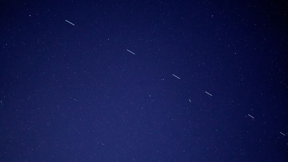 Starlink nad Polską - zdjęcie ilustracyjne