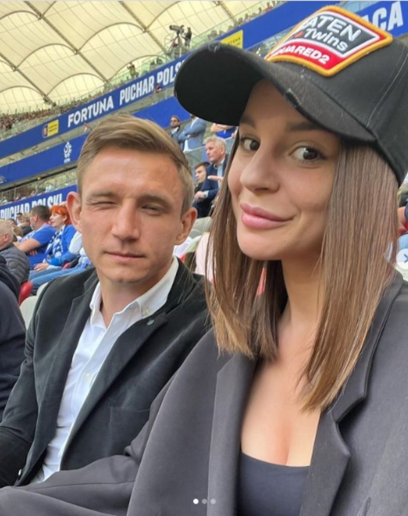 Jakub Rzeźniczak odpowiada internautce wytykającej mu drogi pasek