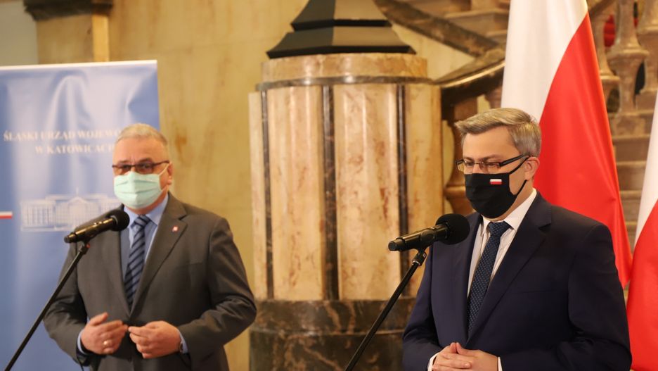 Katowice. Wojewoda śląski Jarosław Wieczorek poinformował o akcji testowania na obecność koronawirusa wśród nauczycieli.