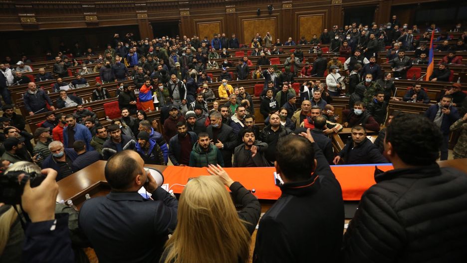 Armenia vs Azerbejdżan. Zawarto rozejm. Rosja wprowadza siły pokojowe. Zamieszki w Erywaniu
