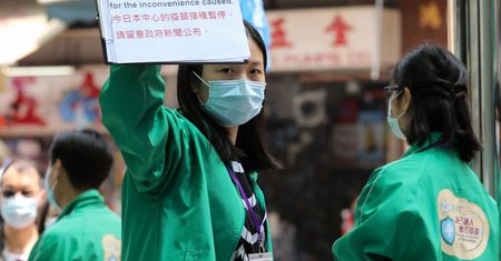 Hongkong zakazał szczepionki od Pfizera. W regionie zawisły komunikaty