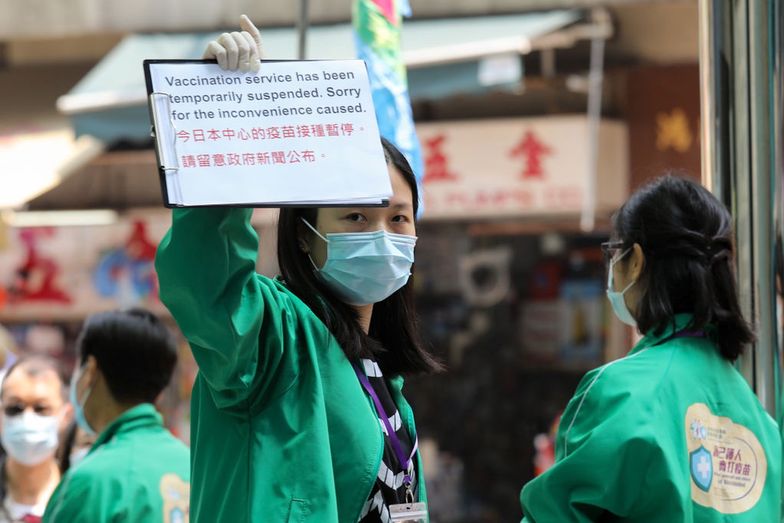 Hongkong zakazał szczepionki od Pfizera. W regionie zawisły komunikaty