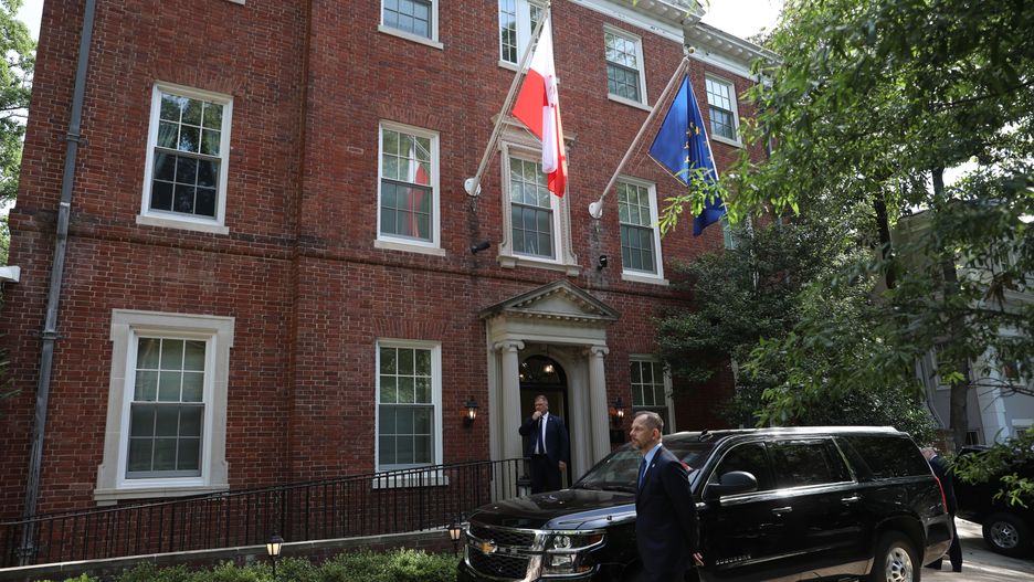 Bratowa Michała Rachonia traci pracę w polskiej ambasadzie w USA