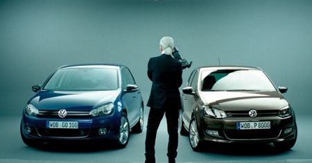 Karl Lagerfeld "krawcem" w Volkswagenie [wideo]