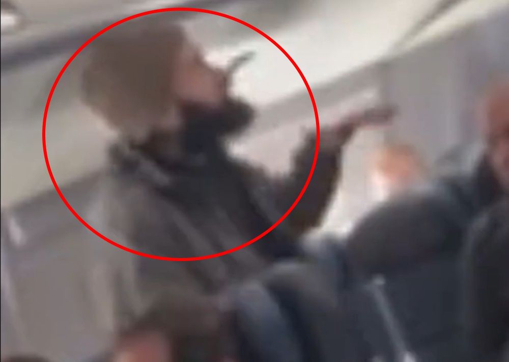 Agresywny pasażer groził, że "przejmuje" samolot