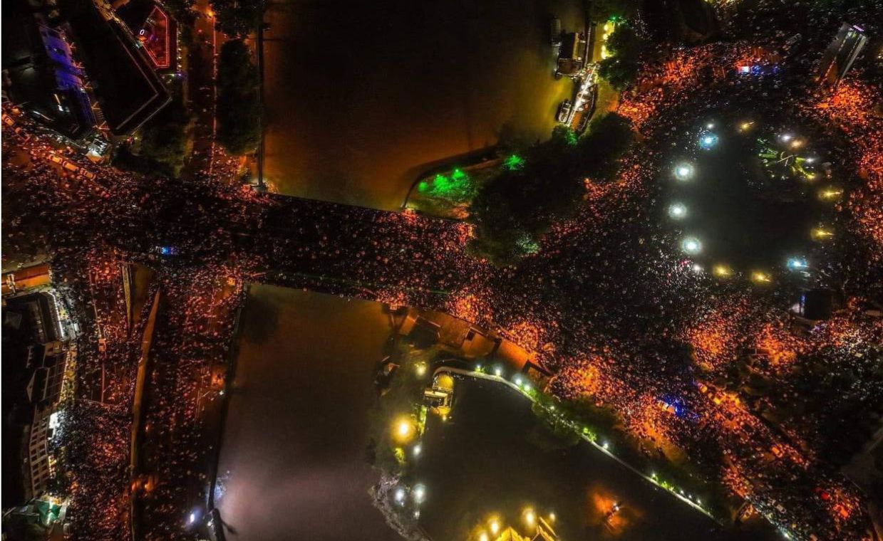 50,000 people on the streets of Tbilisi. Georgians say "no" to Moscow.