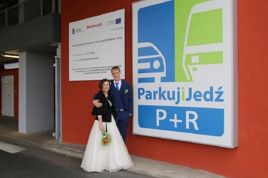 Ślub na parkingu P+R. "Tam się poznaliśmy"