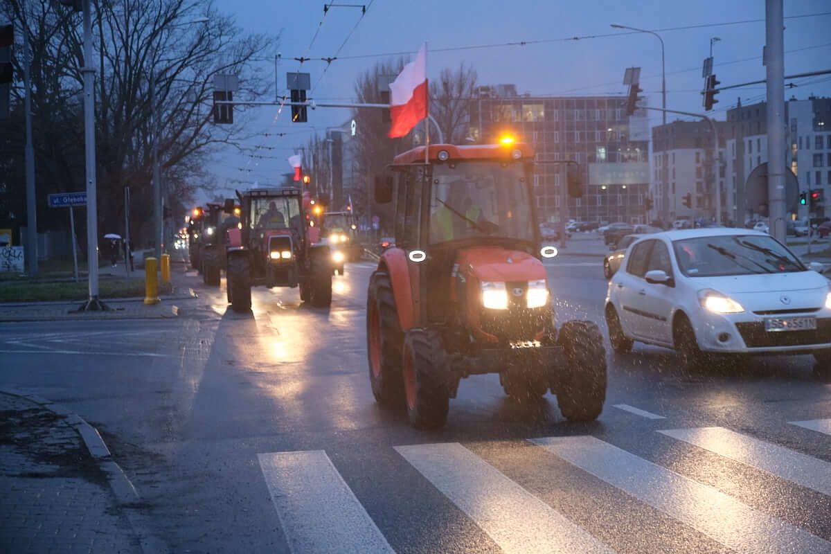 Spontaniczny przejazd rolników do centrum Lublina