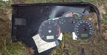 Uderzył w drzewo tak, że aż wypadł silnik. Koszmar w Starej Dąbii