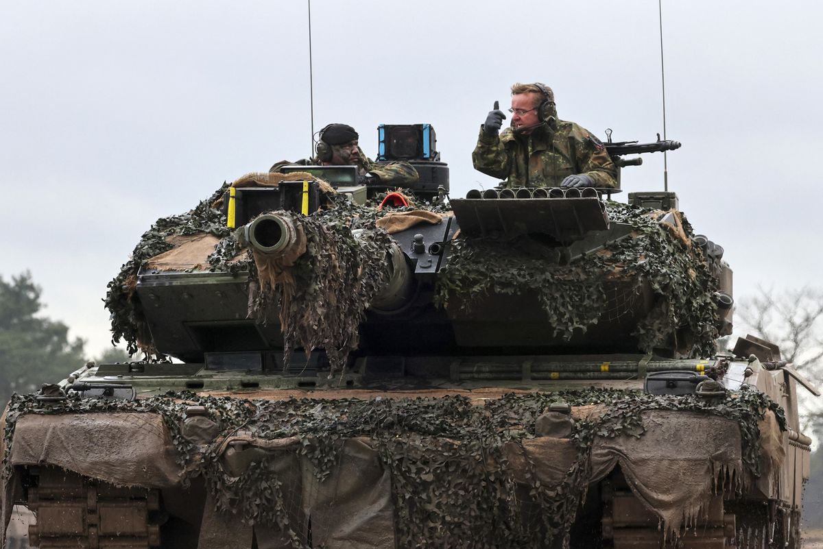 Niemiecki minister obrony Boris Pistorius osobiście sprawdził niemieckie możliwości pomocy Ukrainie w zakresie czołgów i powiadomił, że dwóch obiecanych brygad sformować się nie da