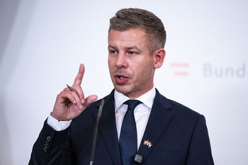 Magyar nie próżnuje. "Te pieniądze należą do Węgier"