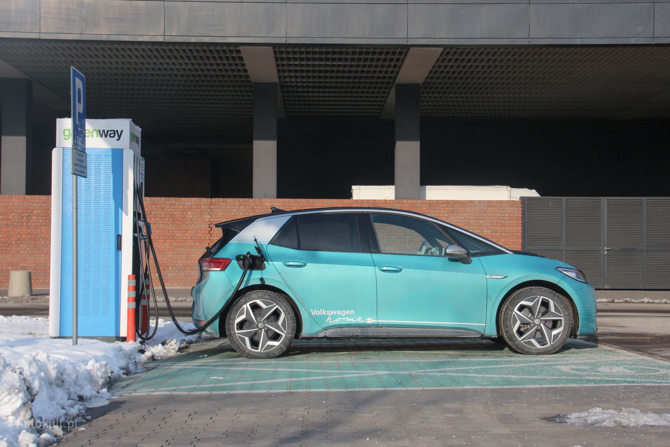 Stacja GreenWaya o mocy 90 kW we Wrocławiu - teraz tak szybkich ładowarek będzie więcej