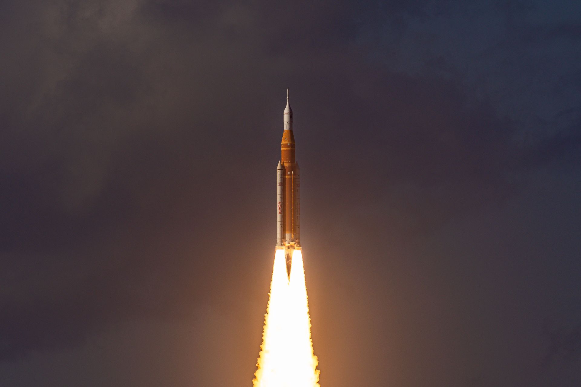 Artemis II w pobliżu księżyca. Oglądaj na żywo