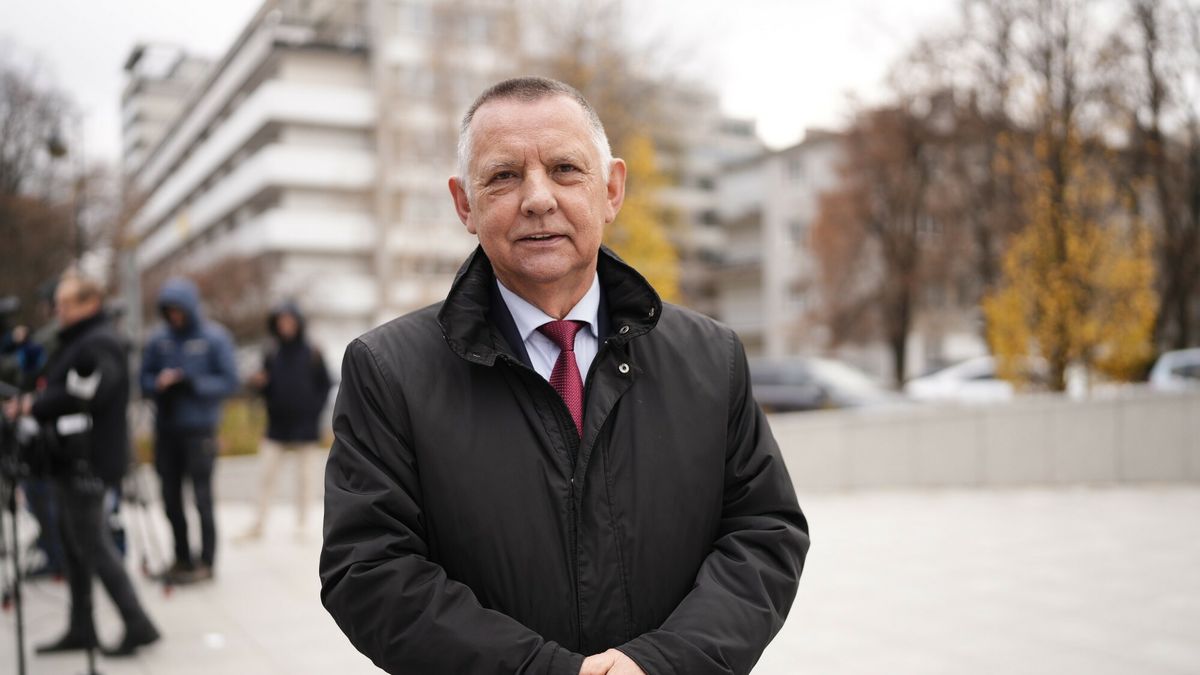 Konferencja Mariana Banasia w sprawie afery GetBack18.11.2025 Warszawa Konferencja Mariana Banasia w sprawie afery GetBack organizowana przez Ruch Naprawy Polski Mariana BanasiaFot. Marysia Zawada/REPORTERN/z: Marian BanasMarysia Zawada/REPORTER