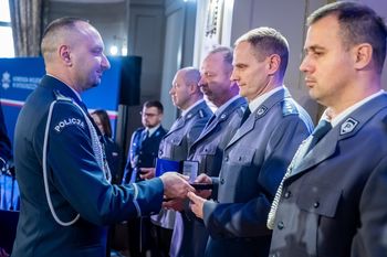 Bydgoszcz: Policjanci dostarczają w grudniu listy polecone